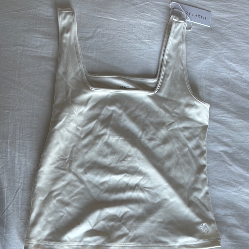 NWT Cream Scoop Neck Fitted Tank Top